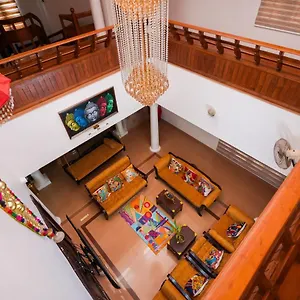 Parudeesa - Heavenly- Luxurious Palace Look-near Cbd - Kerala - India With Breakfast India